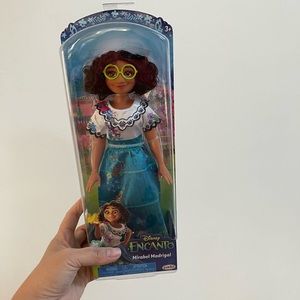 Disney Encanto Mirabel Madrigal Fashion Doll